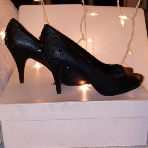 Naughty Spike, Black Leather, "Fergalicious" 3.5in High Heels.Size 8.5 M. - Picture 5 of 11